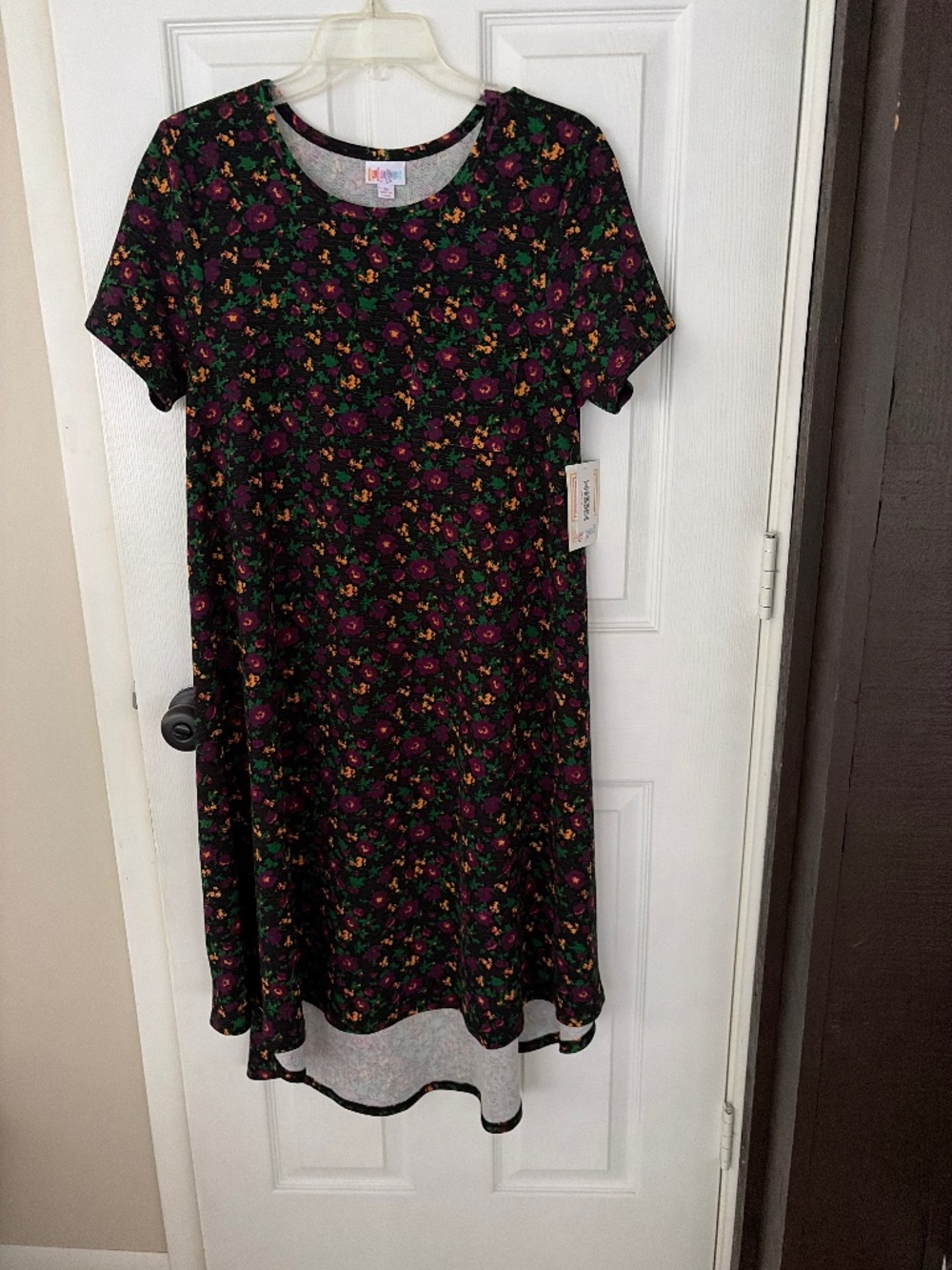 New LulaRoe Carly Size M Dress NWT